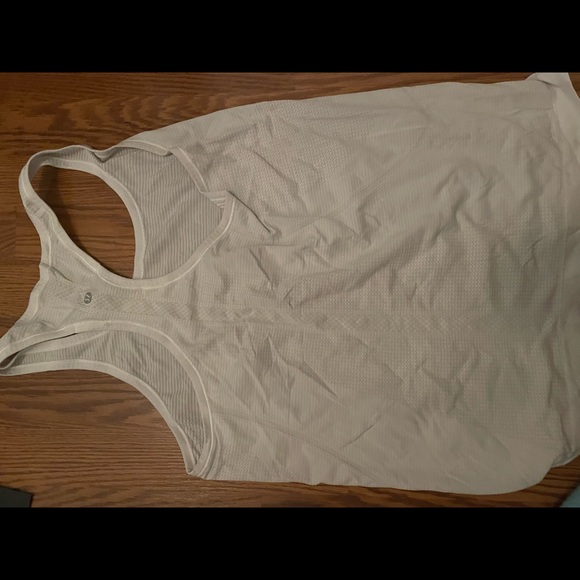 White lulu lemon rub slim fit tank - Picture 2 of 3